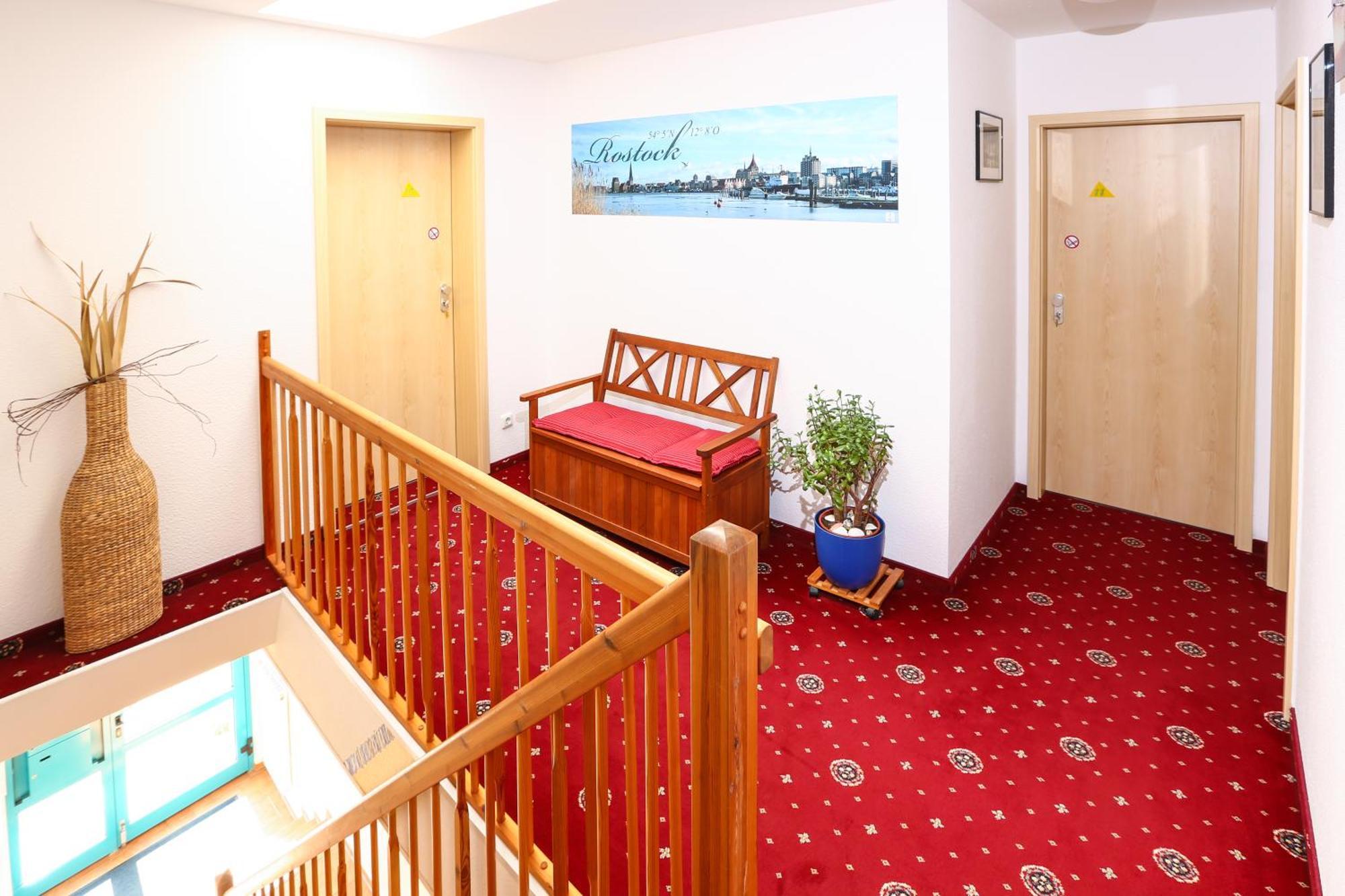 Hotel-Pension "Petridamm" Ρόστοκ Εξωτερικό φωτογραφία